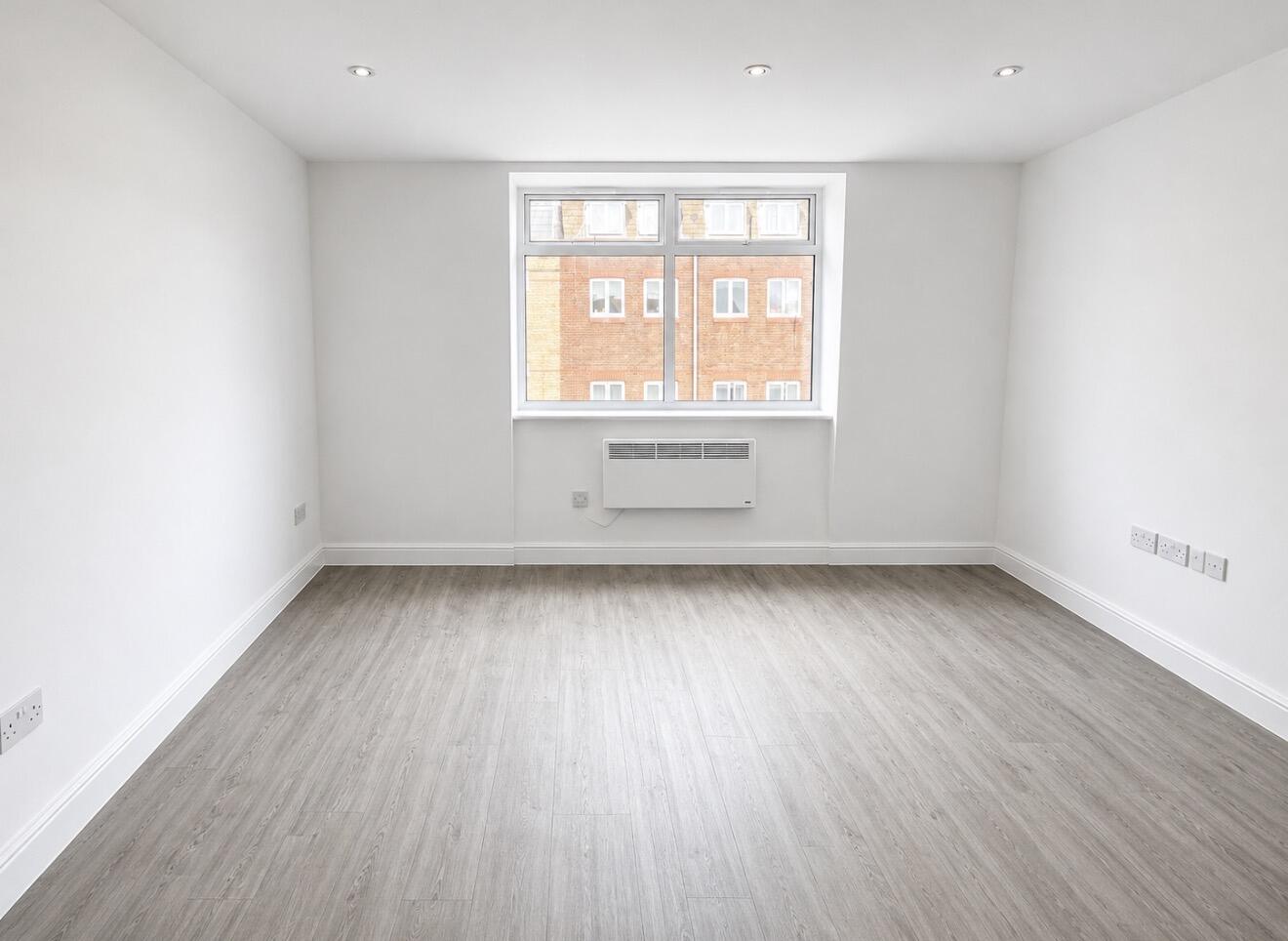 0 bed property in High street, Hampton